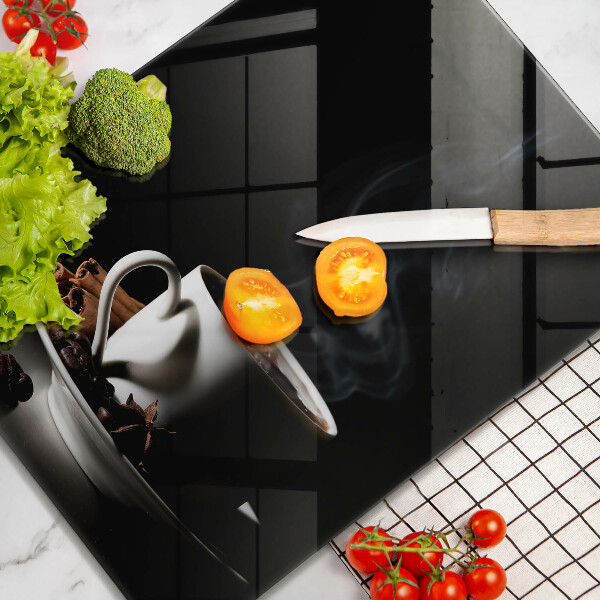 Skärbräda i glas En kopp varmt kaffe