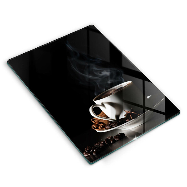 Skärbräda i glas En kopp varmt kaffe