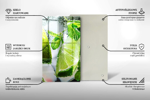 Skärbräda i glas Vatten med lime och is