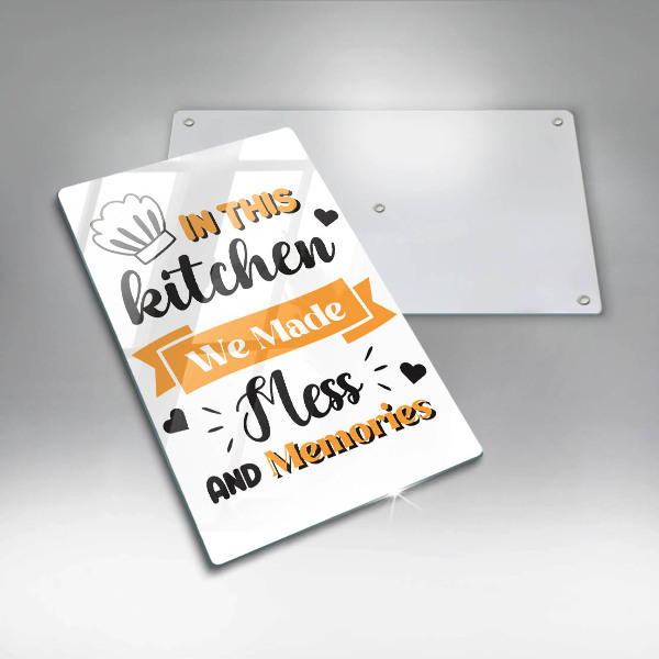 Skärbräda i glas I det här köket skapade vi oreda och minnen