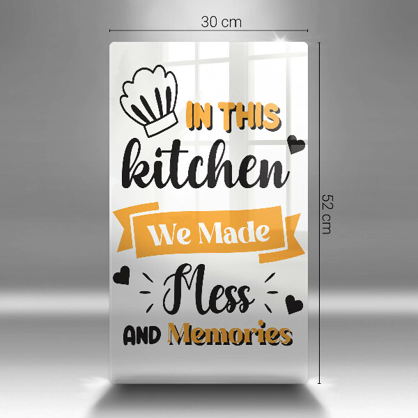 Skärbräda i glas I det här köket skapade vi oreda och minnen