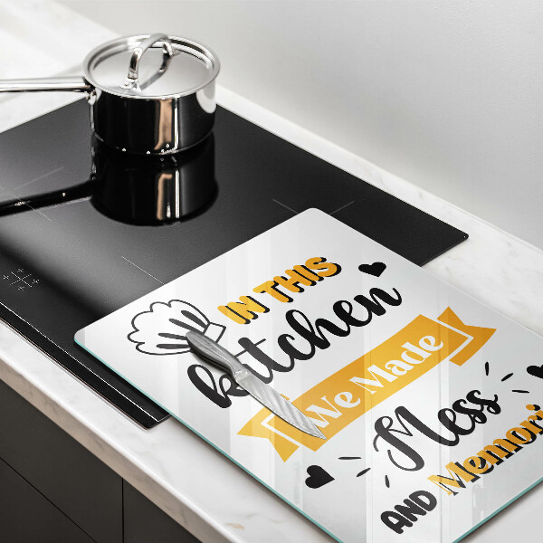 Skärbräda i glas I det här köket skapade vi oreda och minnen