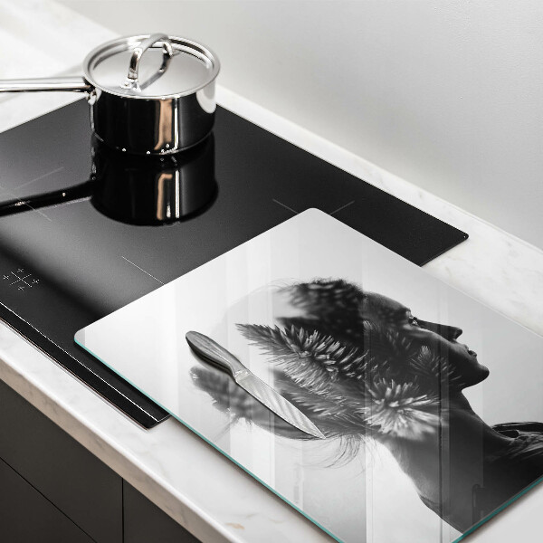 Skärbräda i glas Kvinnan och skogen