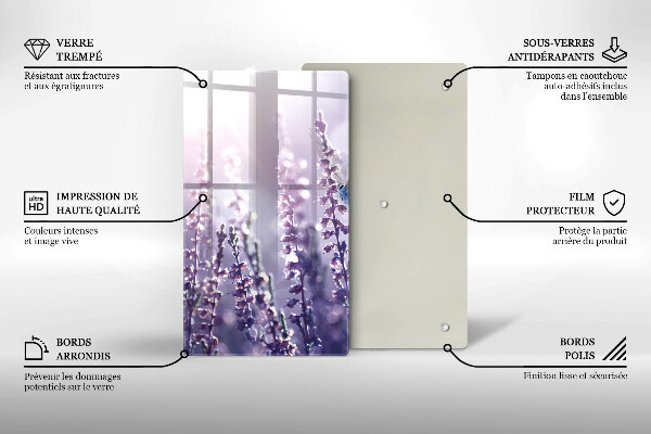 Skärbräda i glas Vildblommor och en fjäril