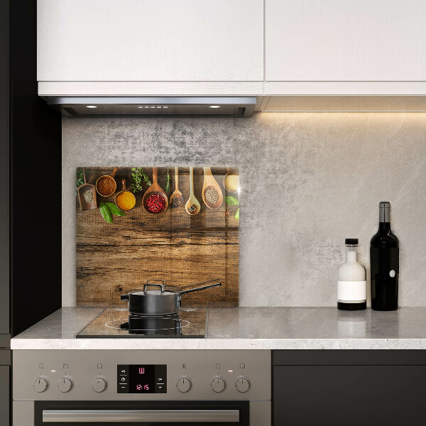 Skärbräda av glas Kryddskedar av trä