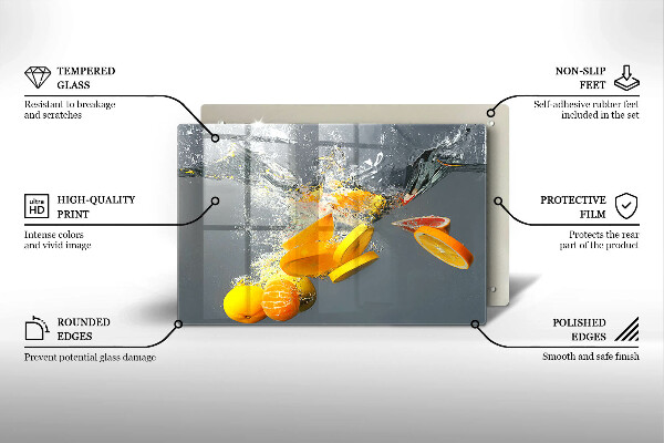 Skärbräda glas modern Citroner i vatten