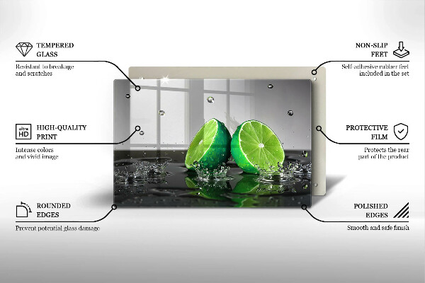 Skärbräda glas modern Saftiga lime och vatten