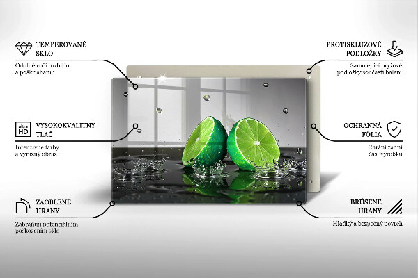 Skärbräda glas modern Saftiga lime och vatten