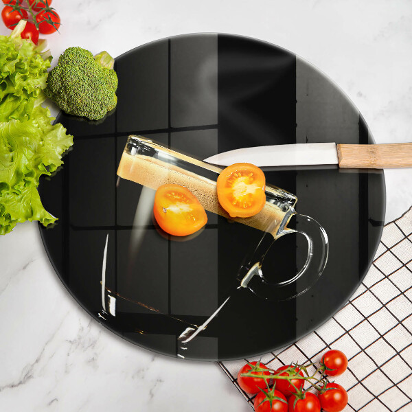 Skärbräda glas unik Ett glas svart kaffe