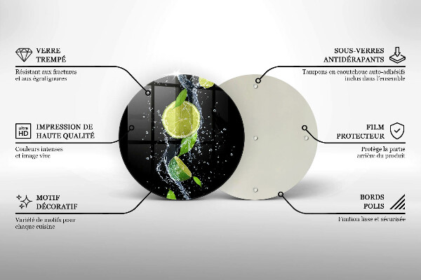Skärbräda glas unik Saftiga limefrukter i vatten