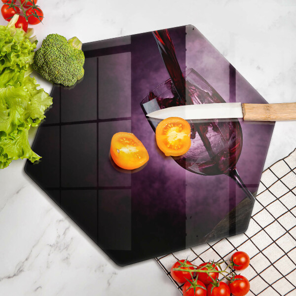 Skärbräda glas sexhörning Ett glas vin