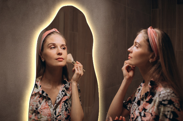 Asymmetrisk spegel fläck original med led belysning 40x80 cm