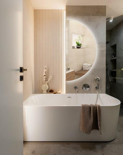 LED Halvcirkel Spegel 45x90 cm