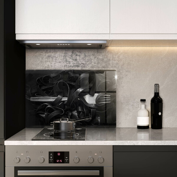 Spisskyddsplatta elegant Svart tagliatelle pasta