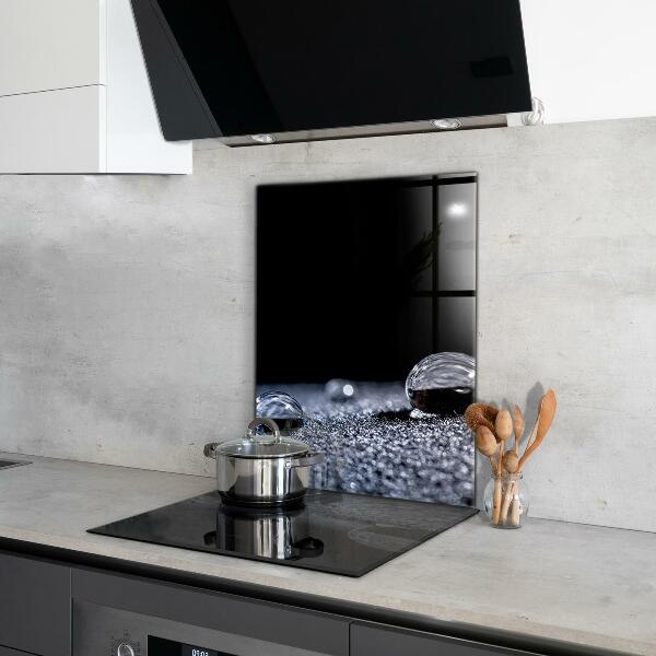 Stänkskydd kök En droppe dagg på morgonen