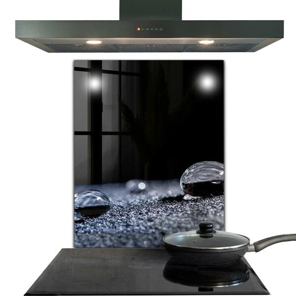 Stänkskydd kök En droppe dagg på morgonen