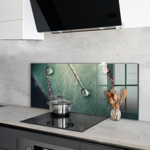 Stänkskydd kök Löv med daggdroppe