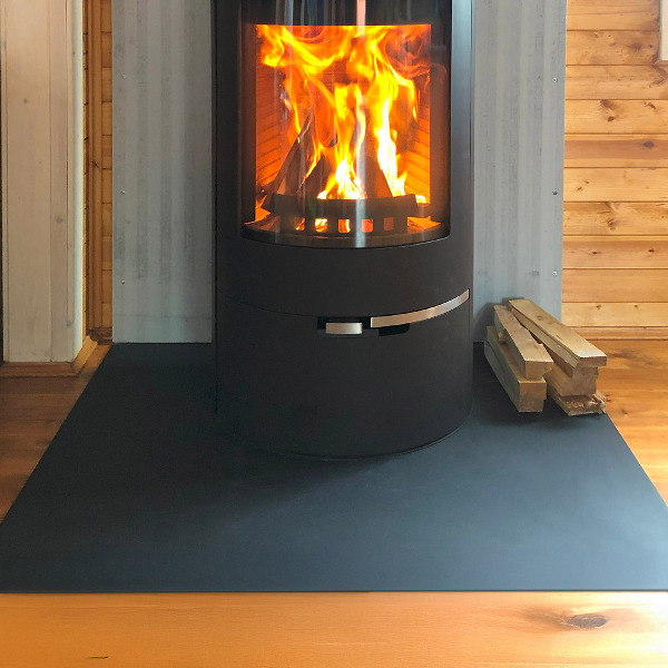 Rektangulära golvskydd för eldstäder i storleken 100 x 80 cm