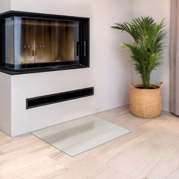 Rektangulär semitransparent glasskiva under kamin 60x40 cm