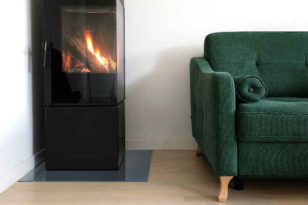 Kvadratisk glasskiva framför öppen spis Färg Mörkblå