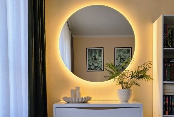 Var ska man inte hänga en spegel? Ta reda på reglerna som kommer att förändra din interiör